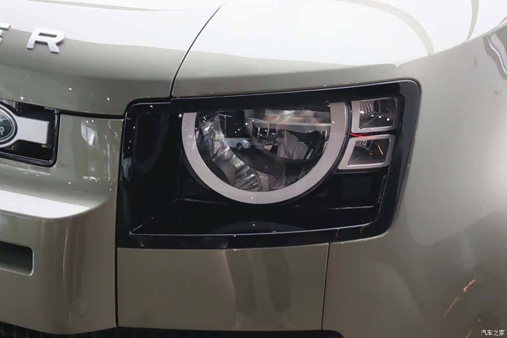 Land Rover Defender, 2024 26