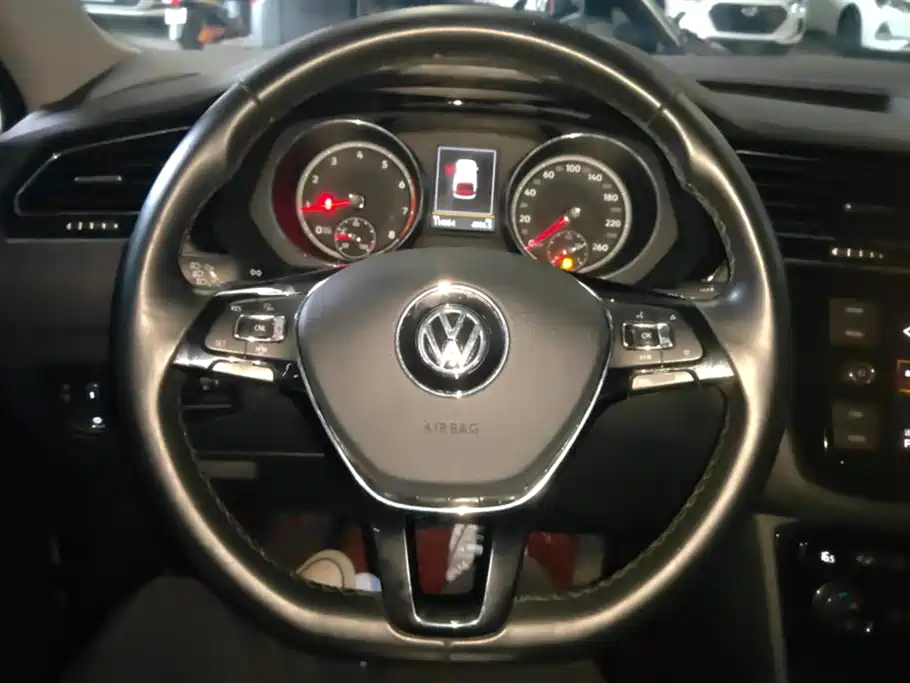 Volkswagen Tiguan L