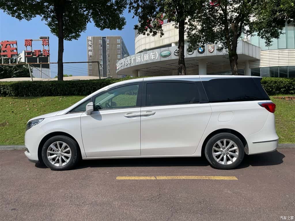 Buick GL8, 2020 3