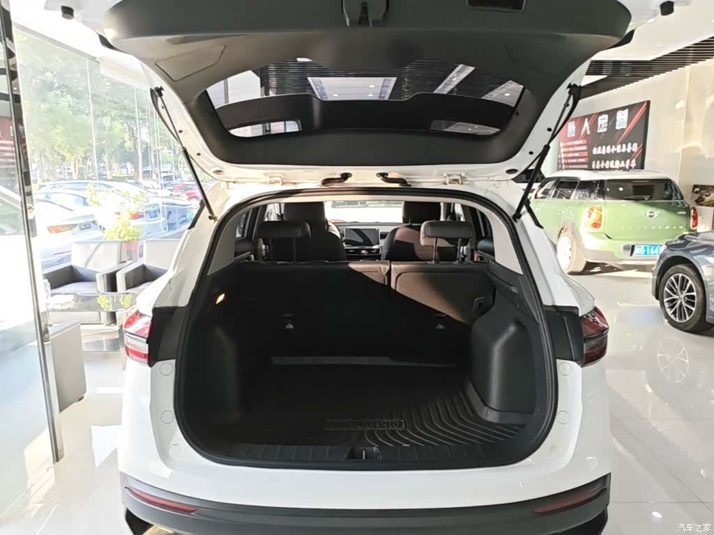 Geely Coolray, 2024 19
