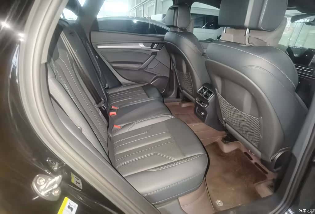 Audi Q5L, 2026 9