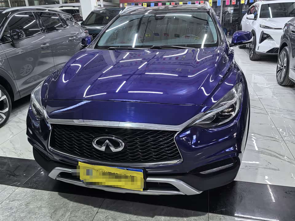Infiniti QX30