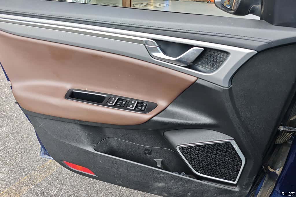 Geely Emgrand, 2019 7