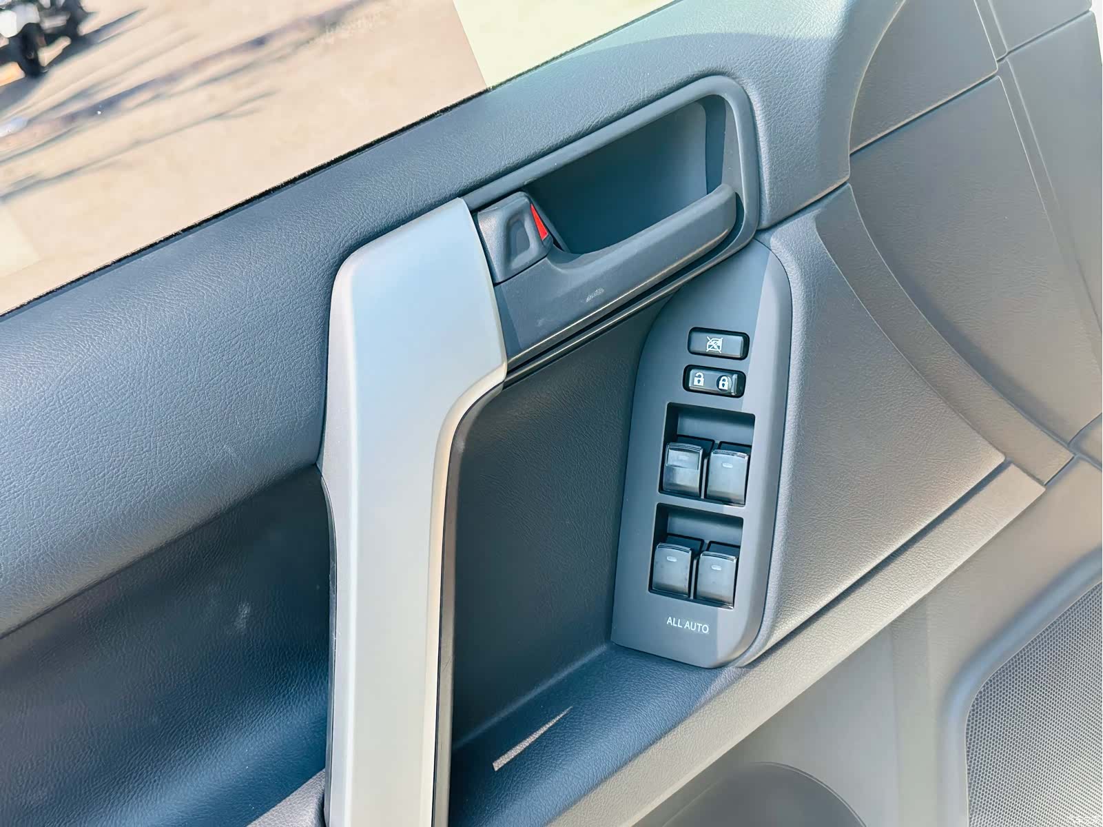 Toyota Prado, 2017 11