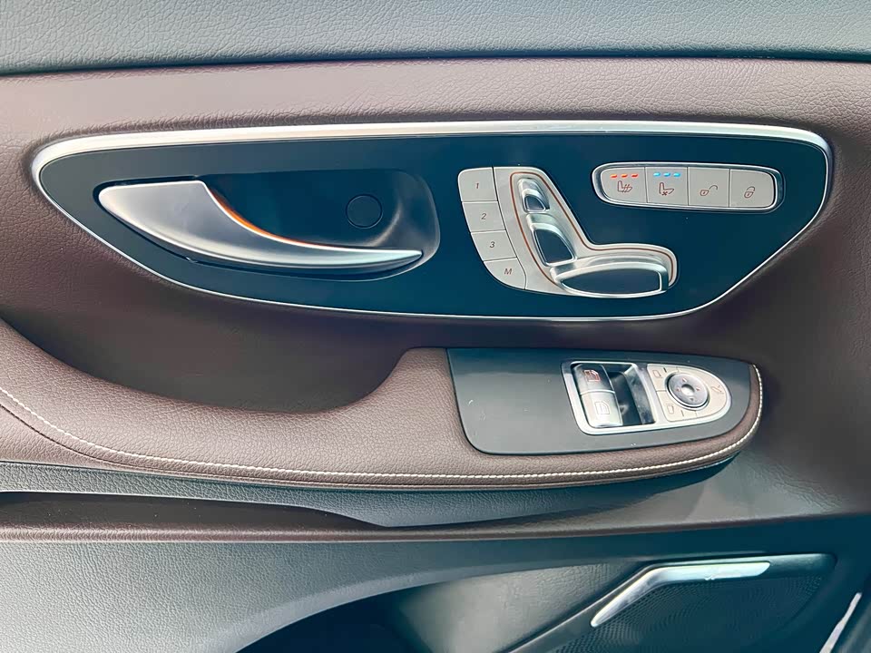 Mercedes-Benz V-class