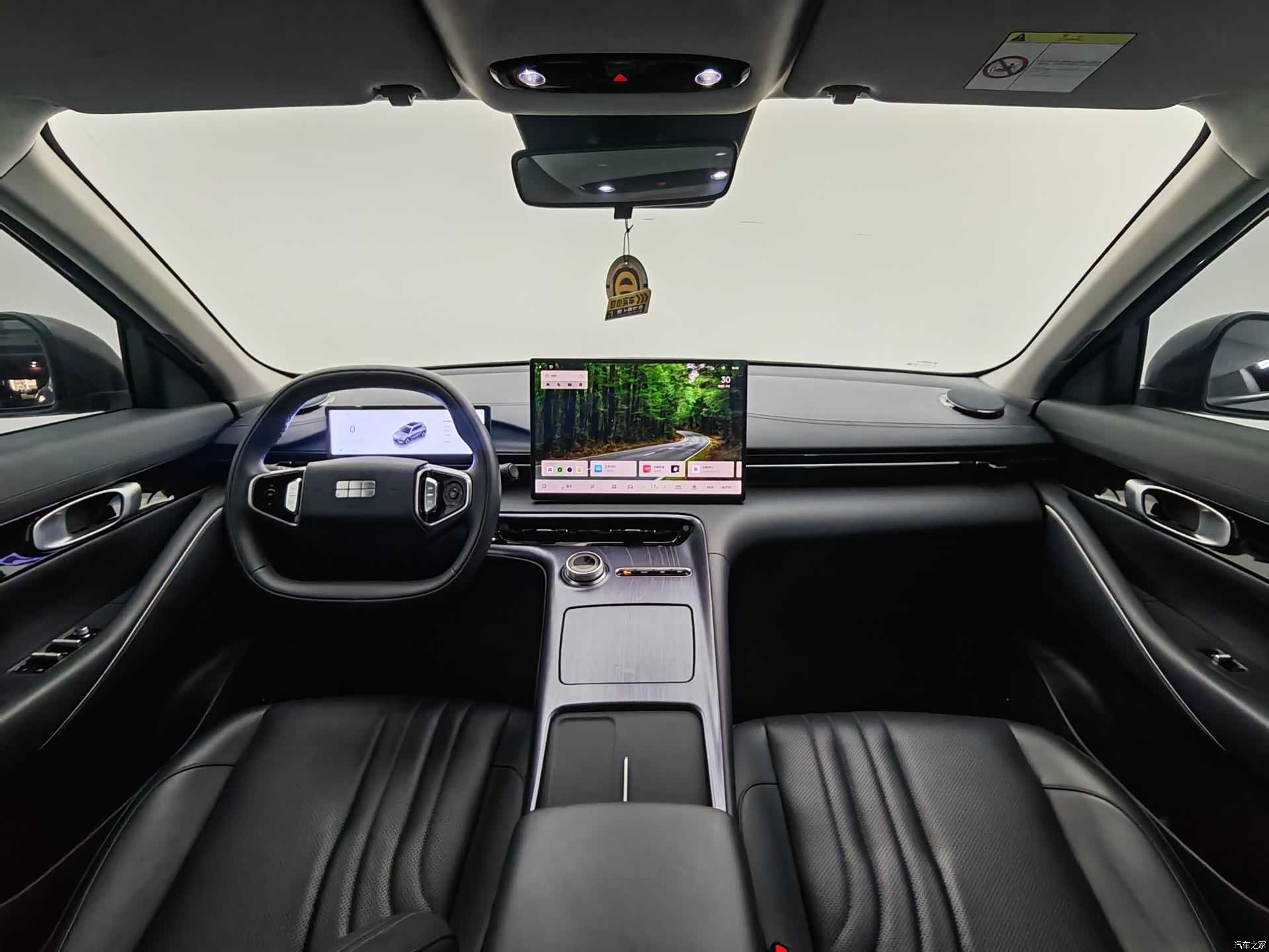 Geely Galaxy E5, 2025 12