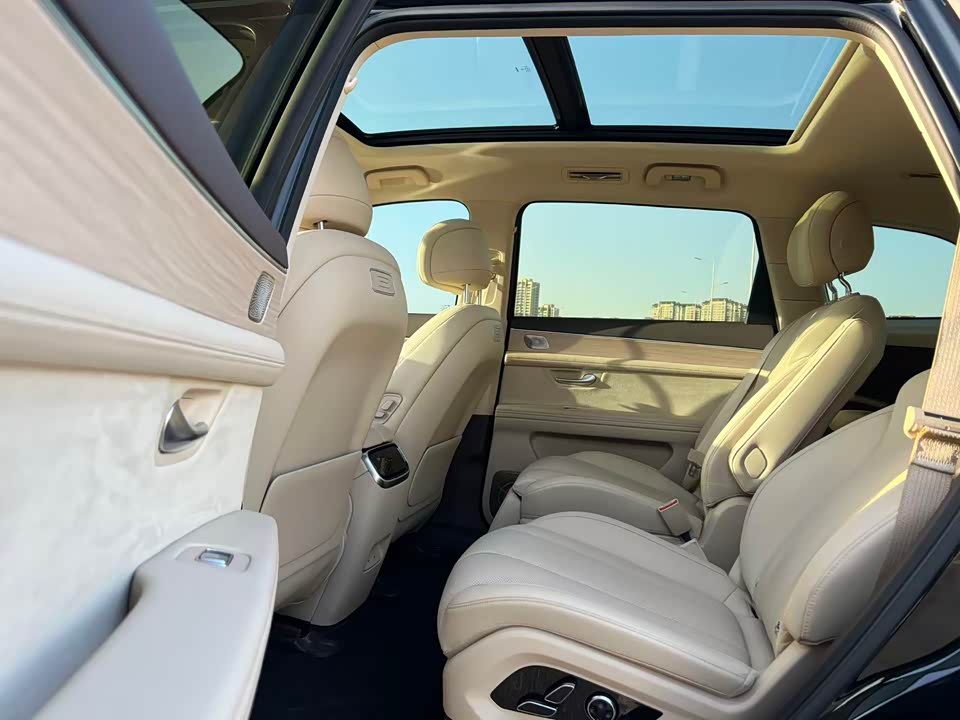 AITO Ask the world M7