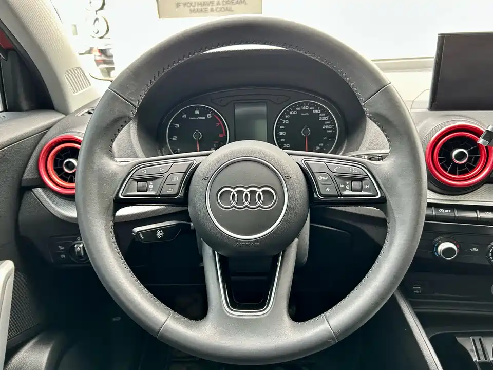 Audi Q2L