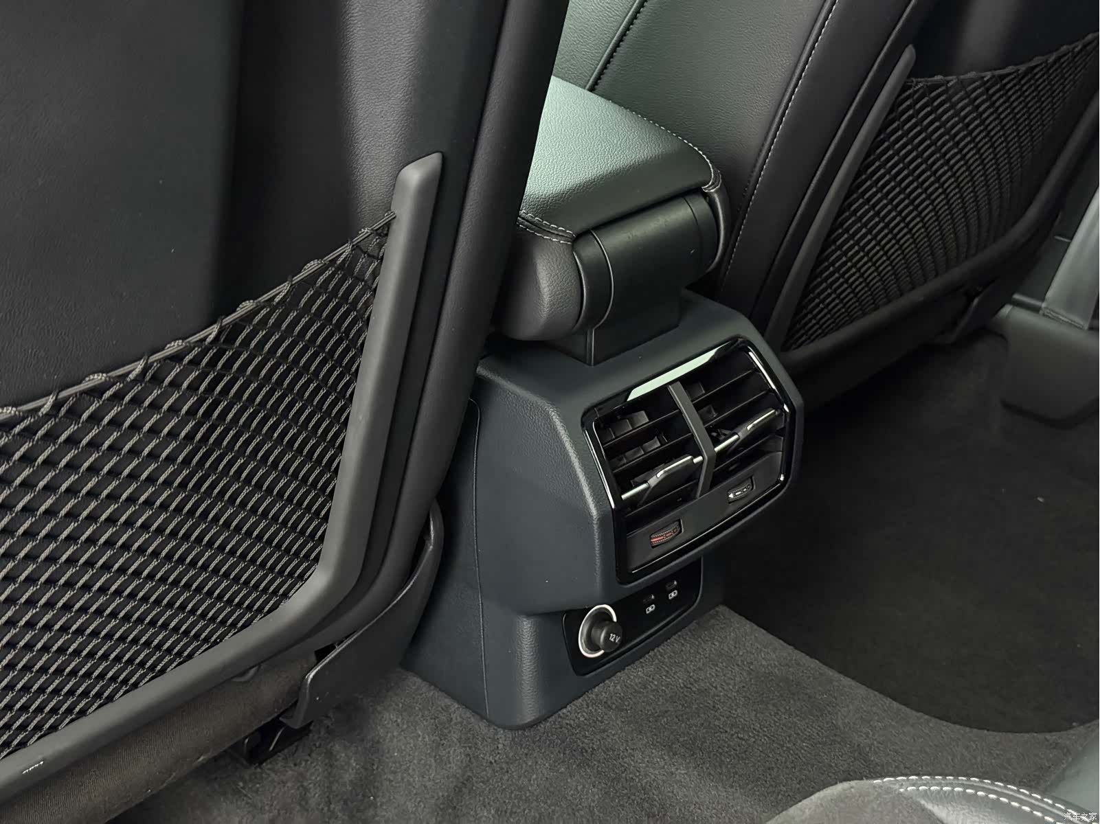 Audi Q3, 2022 14