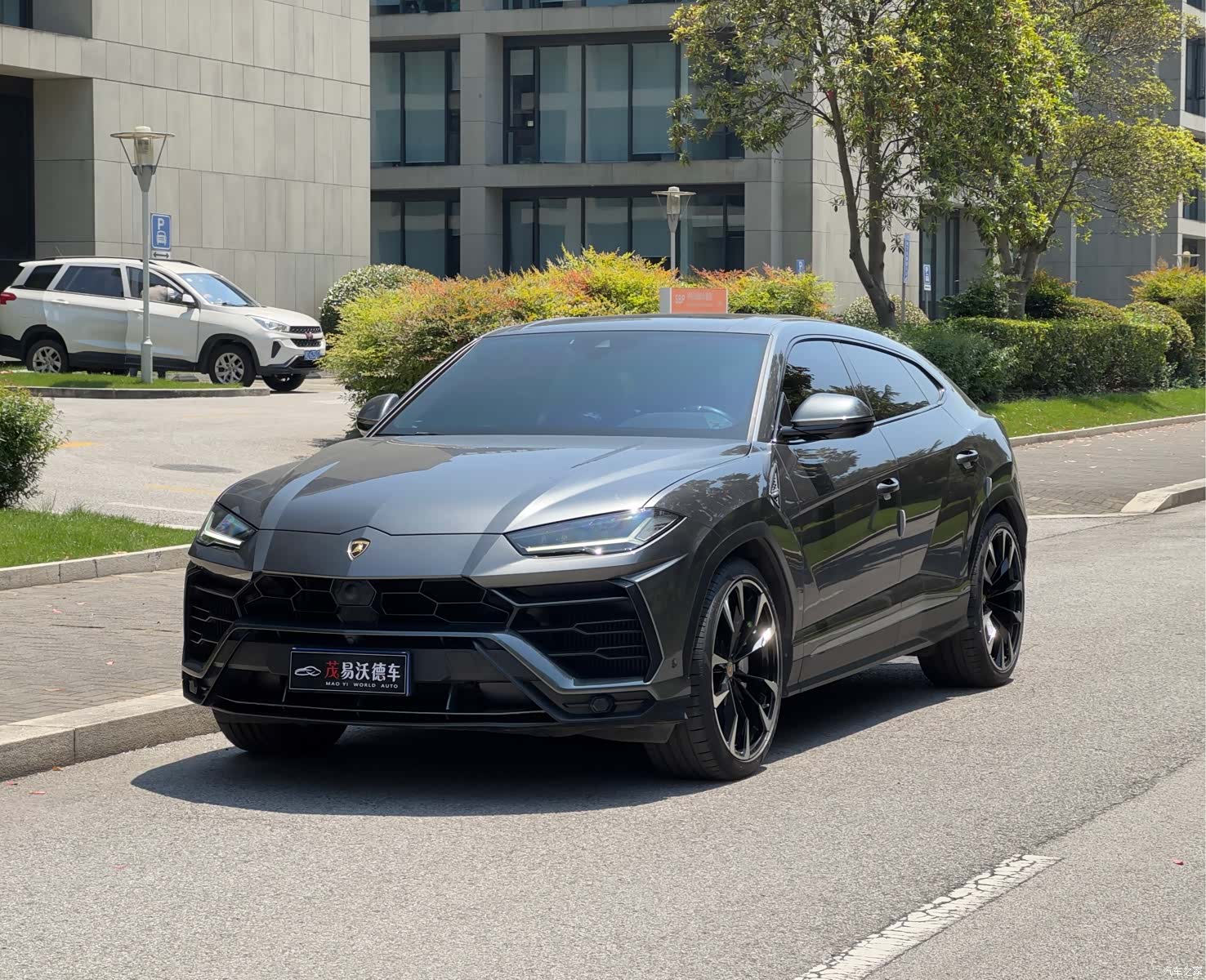 Lamborghini Urus, 2019 1