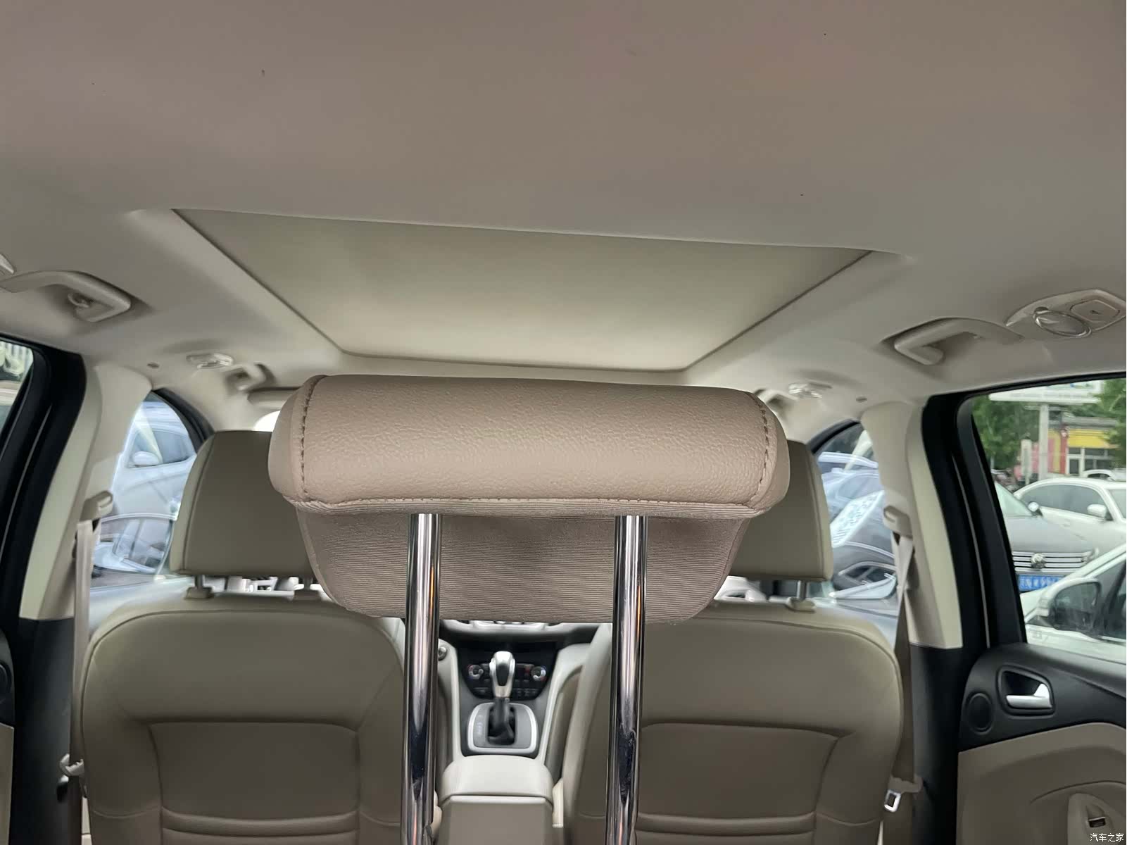 Ford Kuga, 2015 12