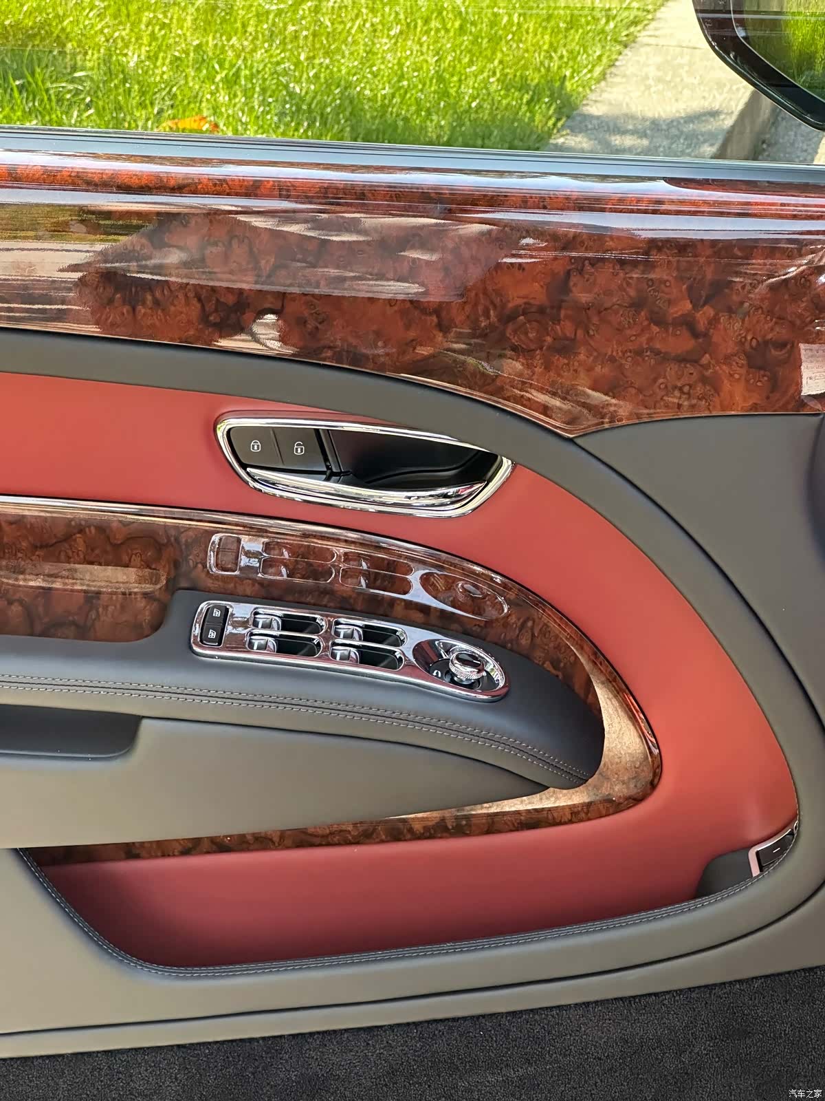 Bentley Mulsanne, 2020 30