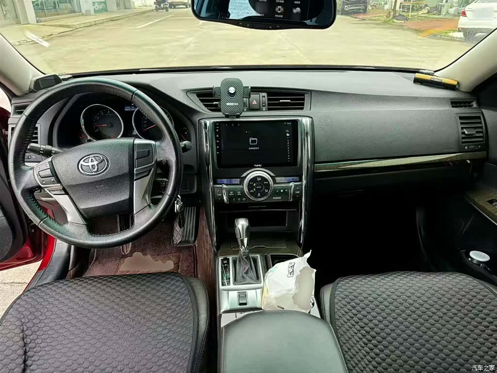 Toyota 2.5V, 2015 6
