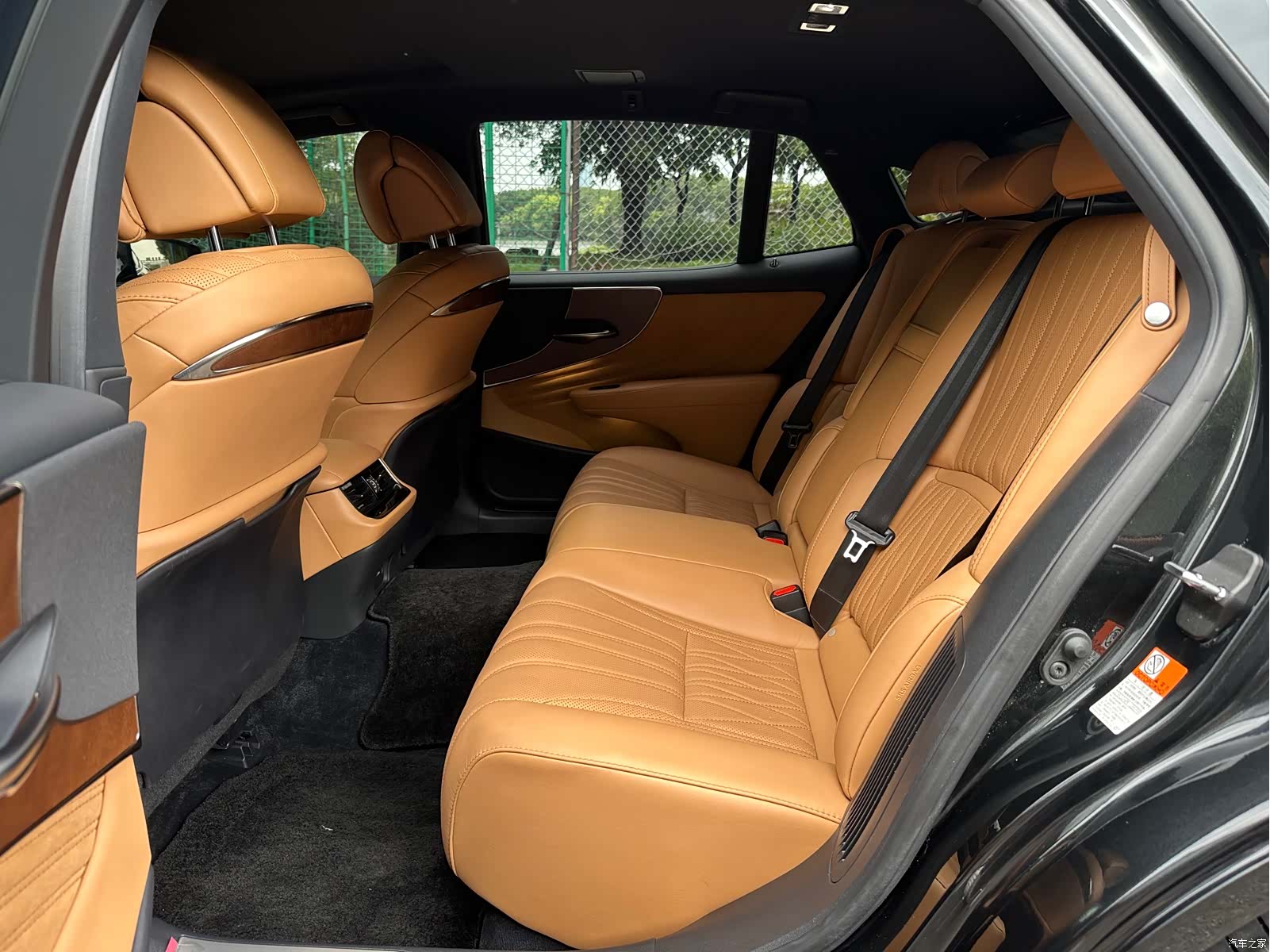 Lexus LS, 2022 13