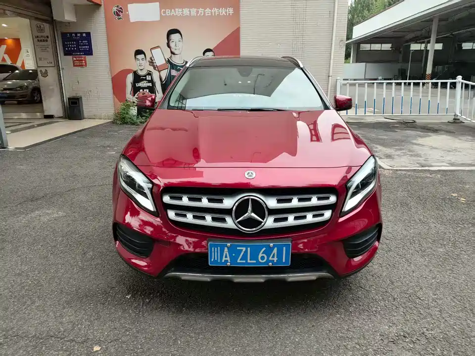 Mercedes-Benz GLA Mercedes-Benz GLA