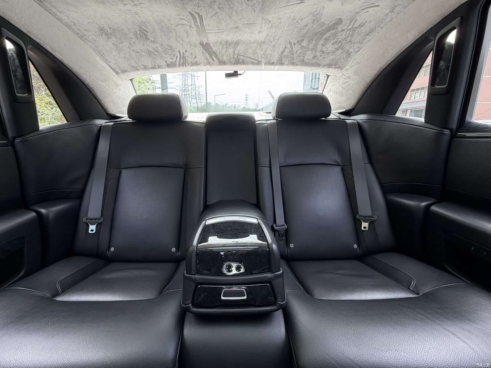 Rolls-Royce Ghost, 2011 7