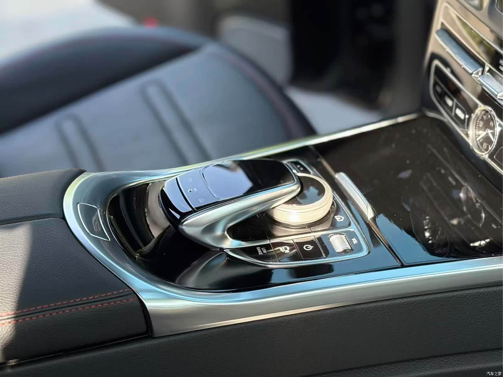 Mercedes-Benz G-Class, 2024 15