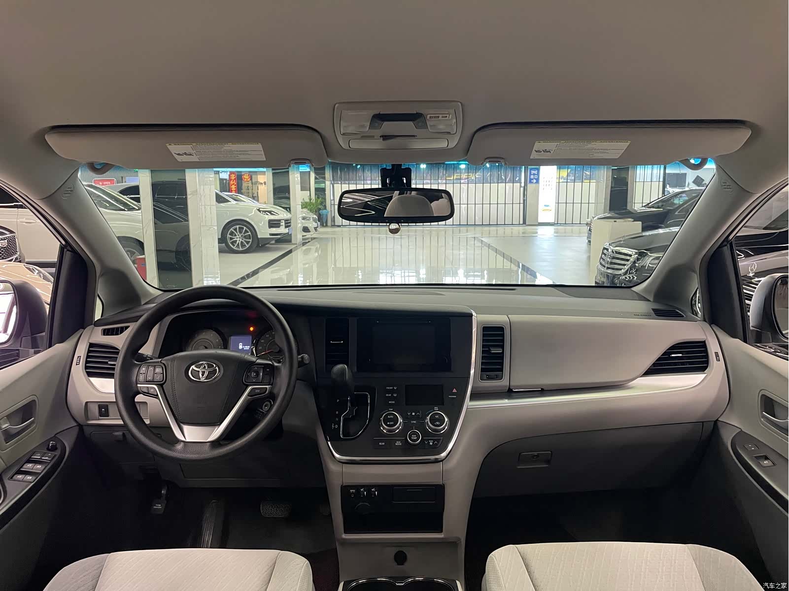 Toyota Sienna, 2016 12