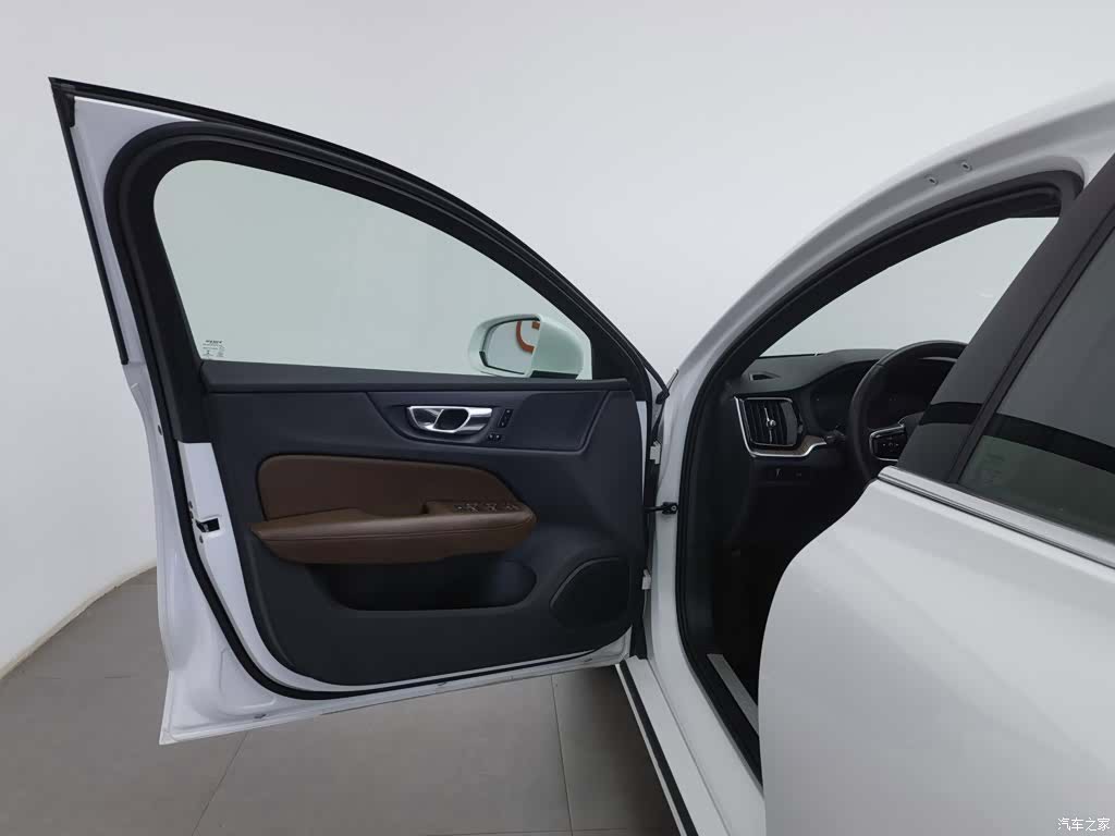 Volvo S60, 2022 8