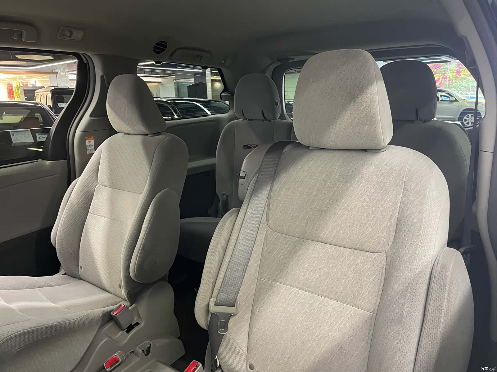 Toyota Sienna, 2016 31