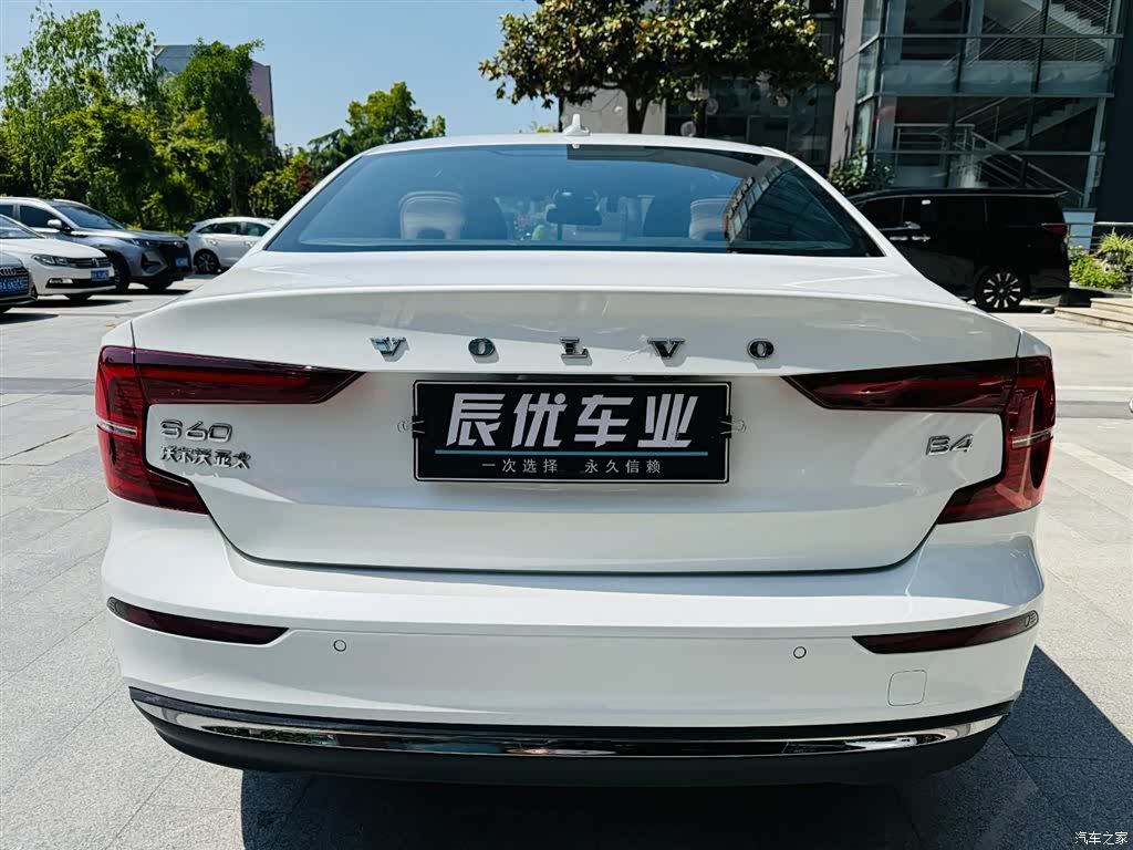 Volvo S60, 2023 3