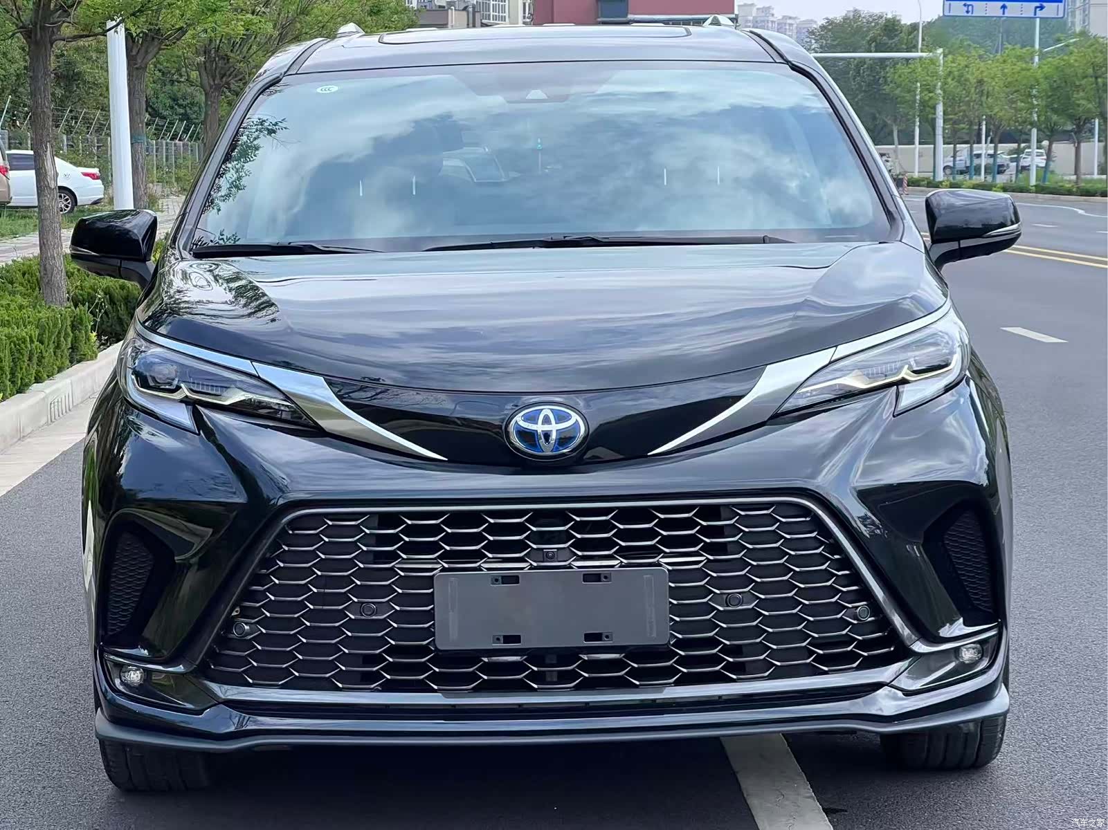Toyota Granvia, 2024 7