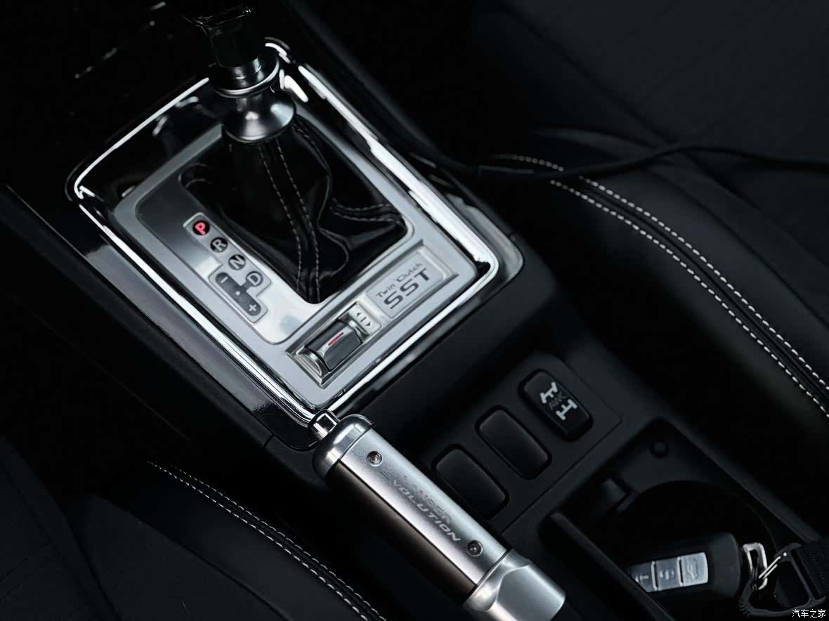 Mitsubishi LANCER, 2011 16