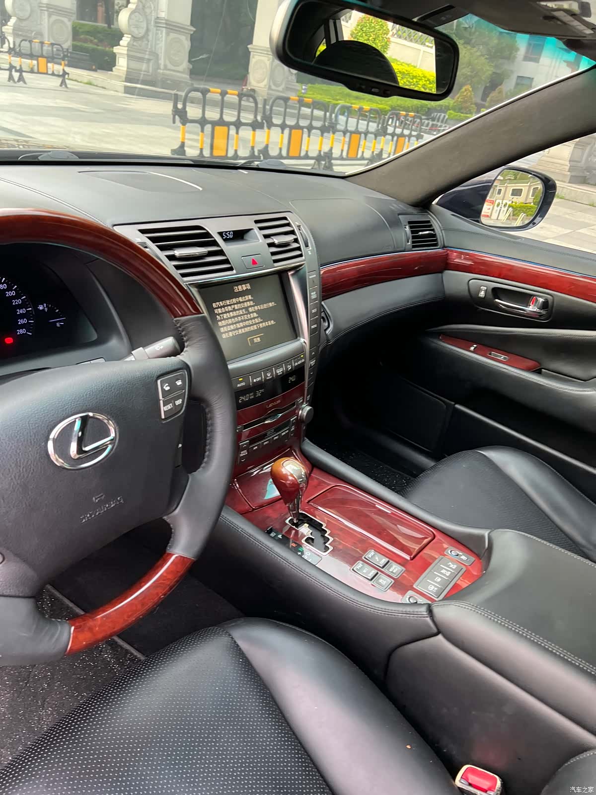 Lexus LS, 2009 15
