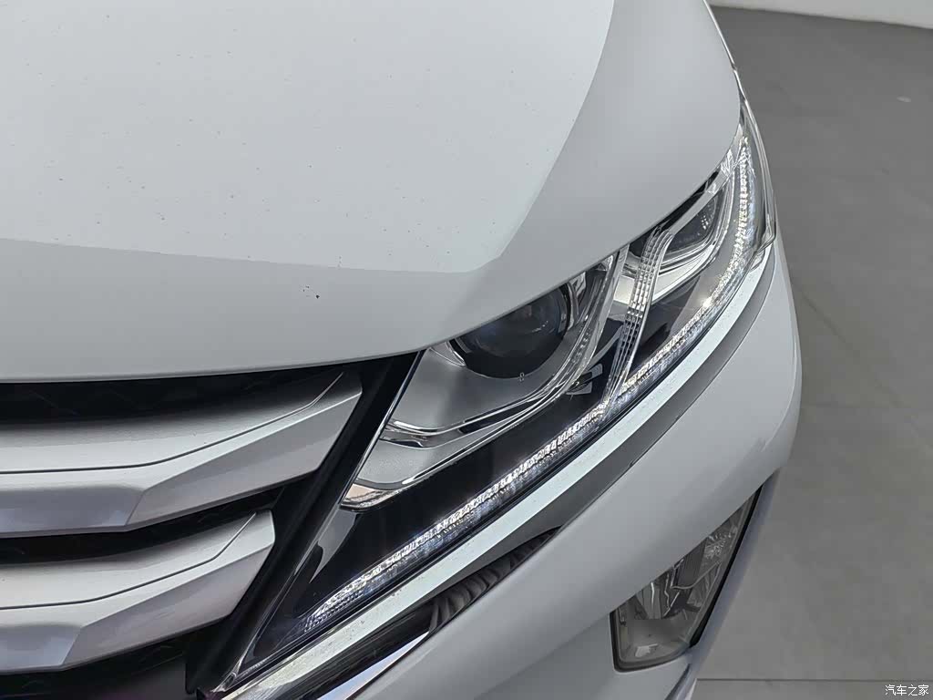 Mitsubishi V, 2019 7