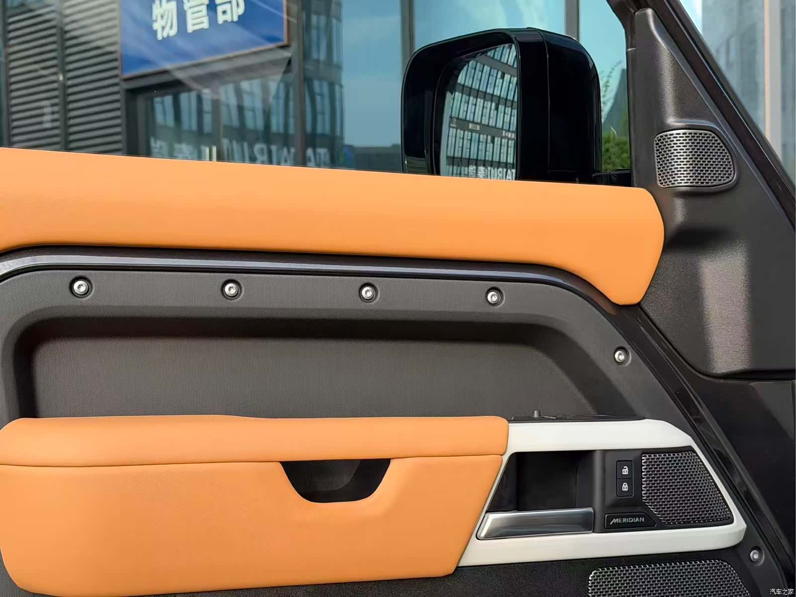 Land Rover Defender, 2024 все фото