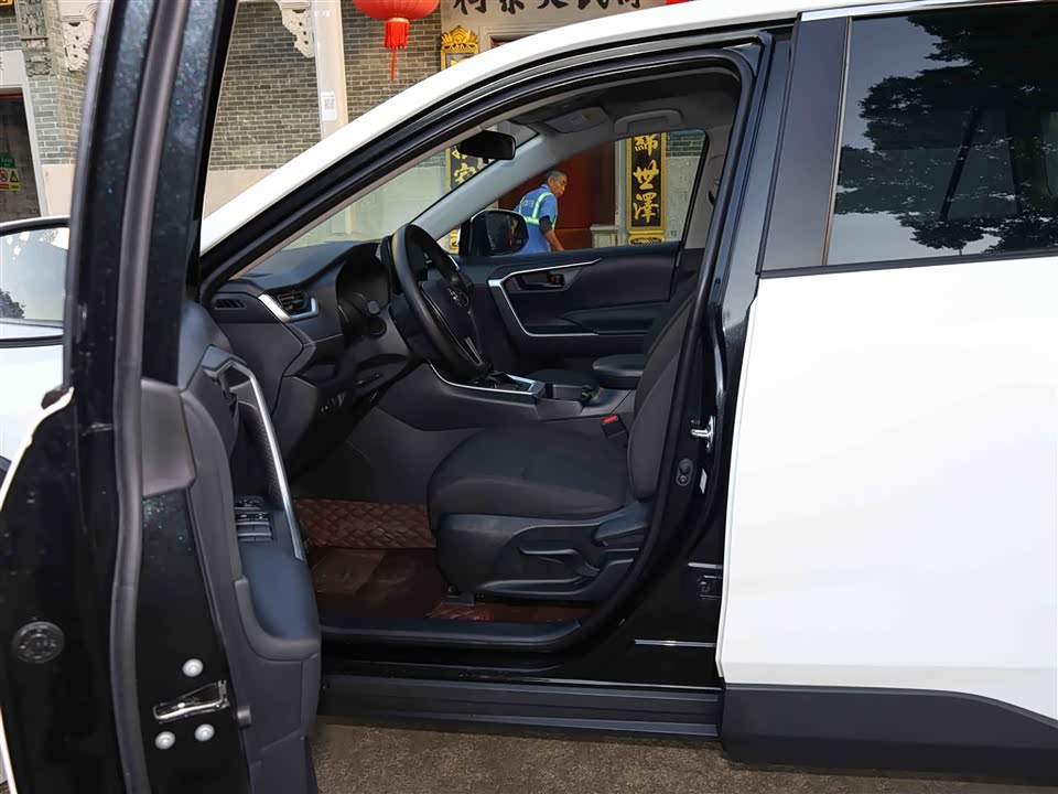 Toyota RAV4 Rongfang