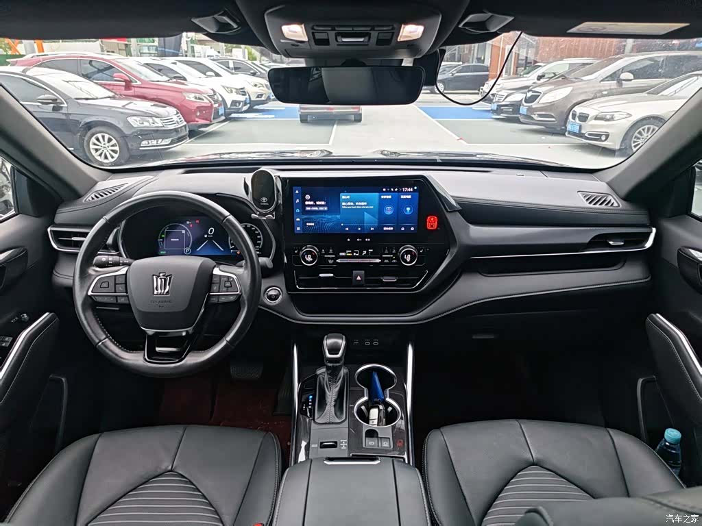 Toyota Crown, 2024 все фото