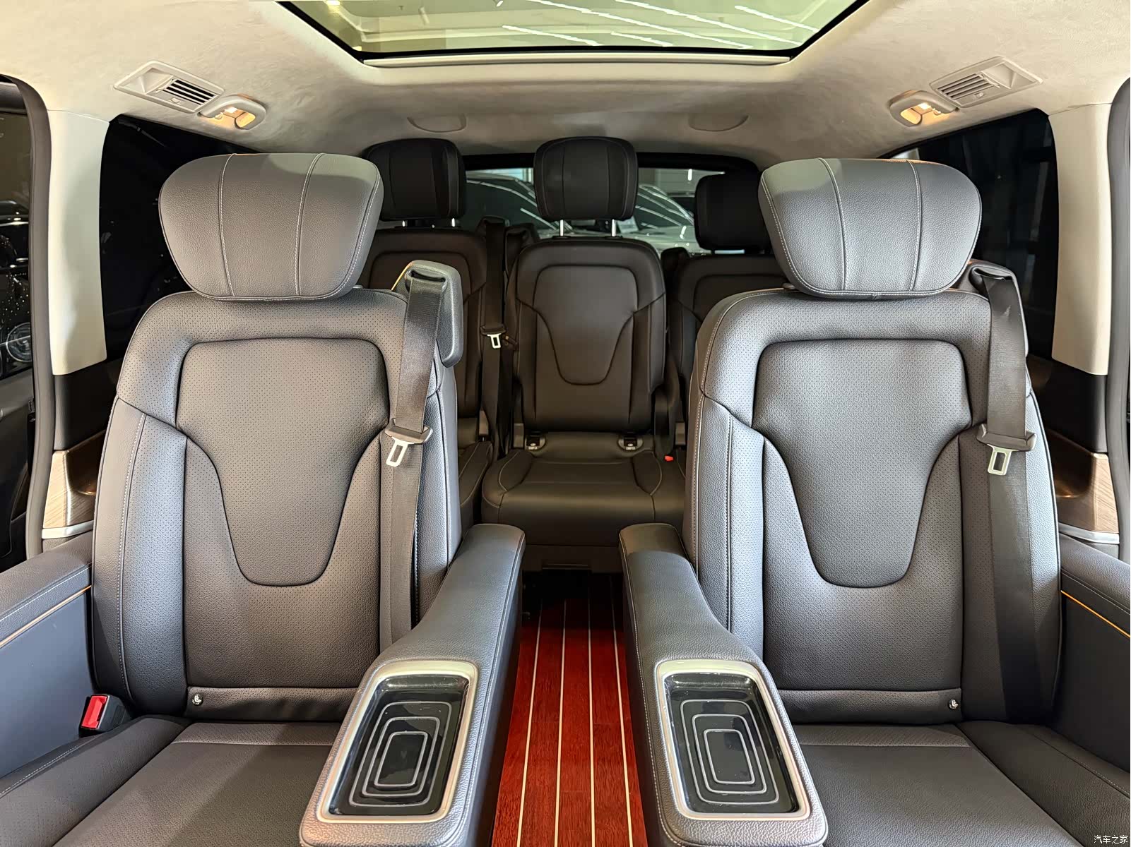 Mercedes-Benz V-Class, 2021 17