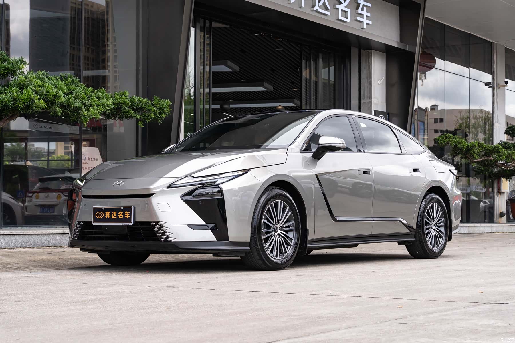 Lexus ES, 2026 1