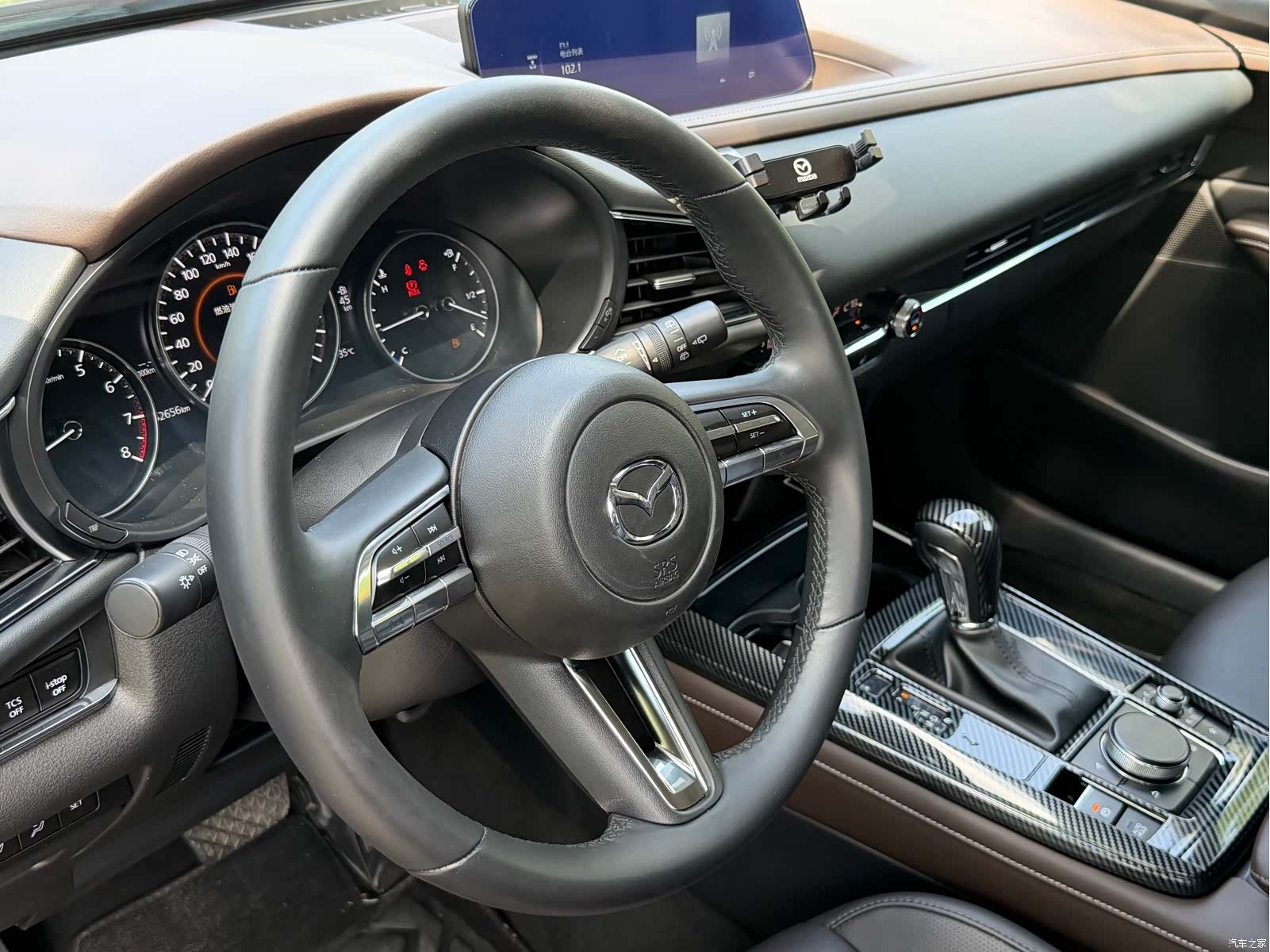 Mazda CX-30, 2022 все фото
