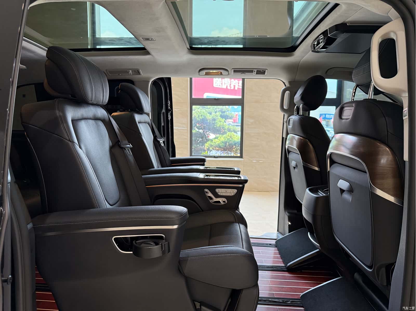 Mercedes-Benz V-Class, 2021 12