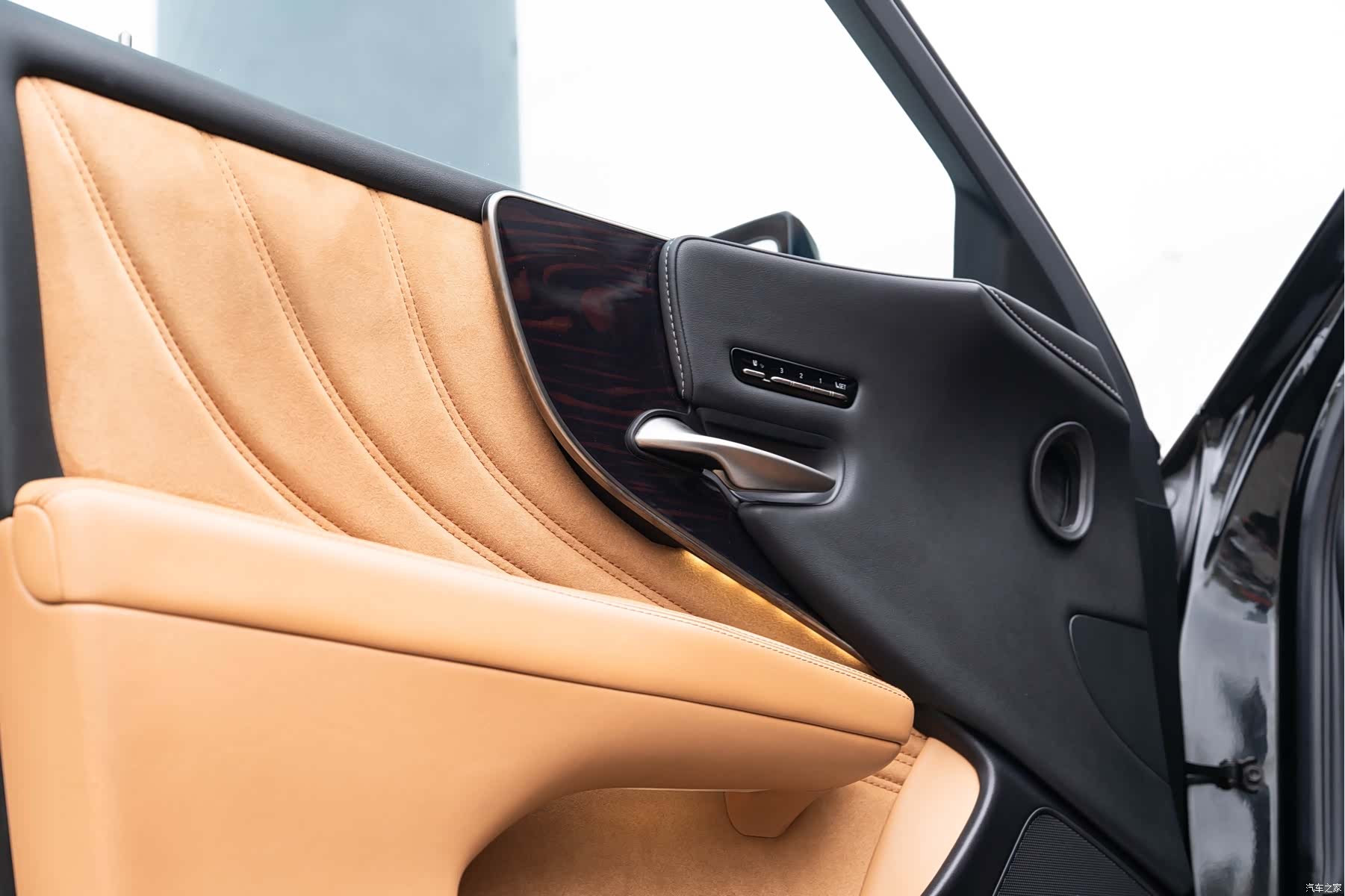 Lexus LS, 2021 20