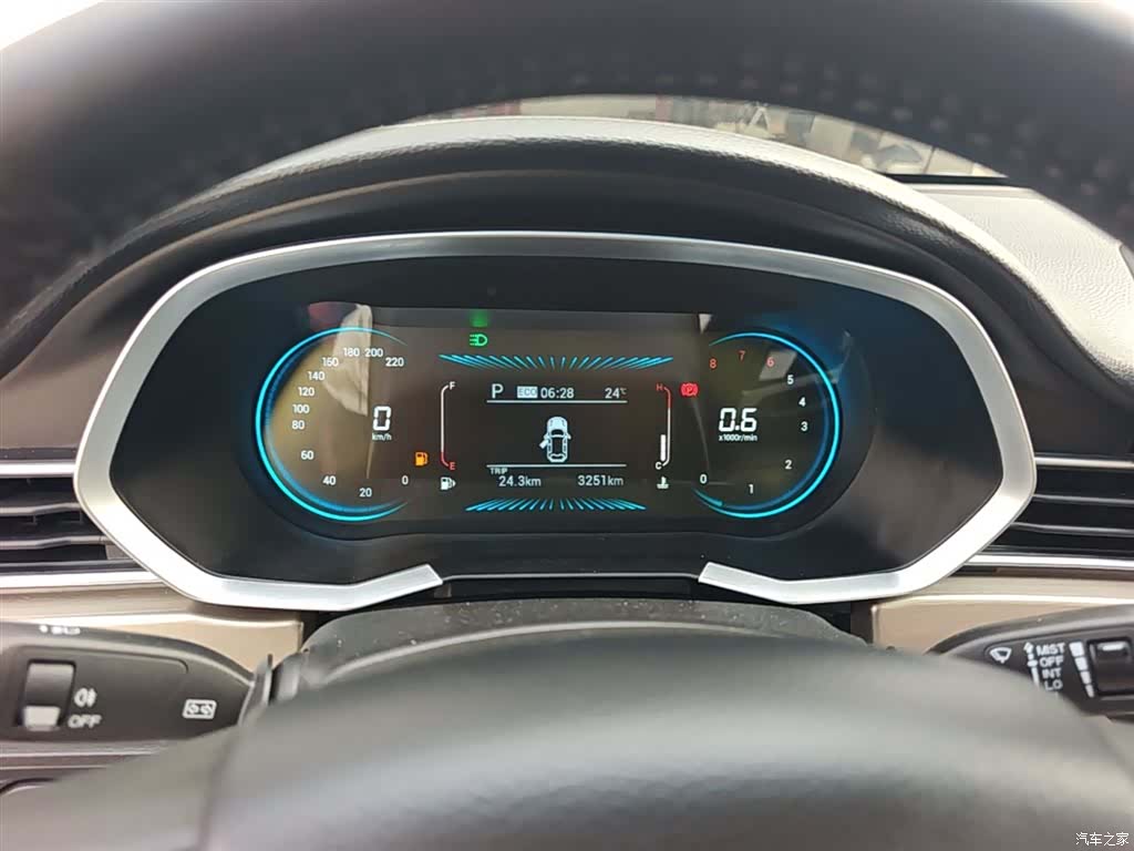 Jetour X70, 2025 12