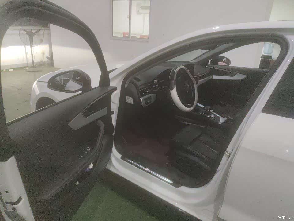 Audi A4L, 2022 4