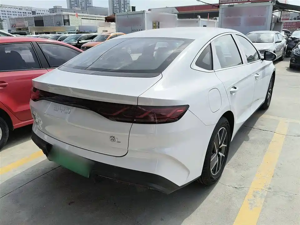 BYD Qin L