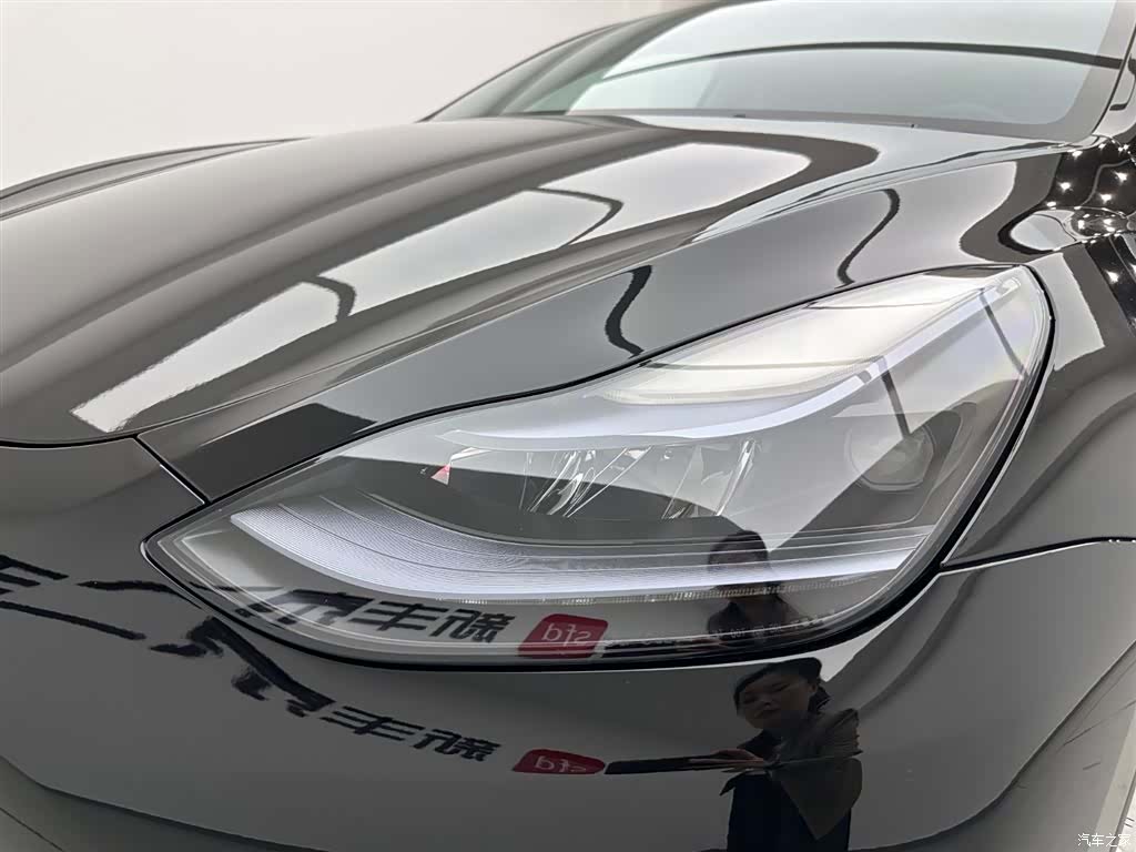 Tesla Model Y, 2024 27