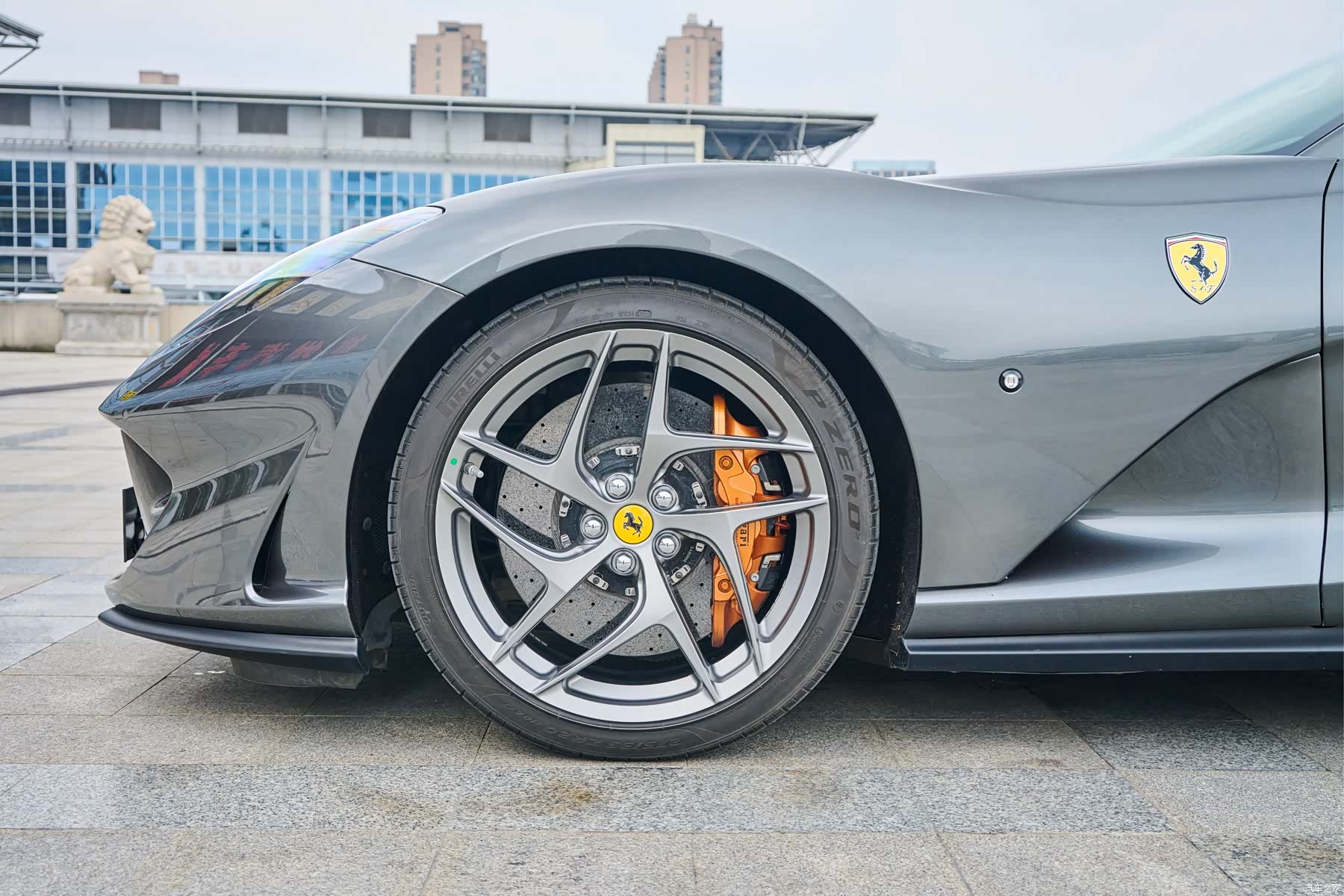 Ferrari 812, 2019 4
