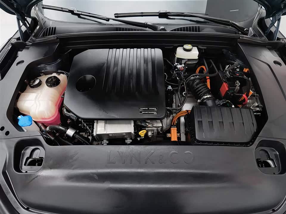 Lynk & Co 07 EM-P