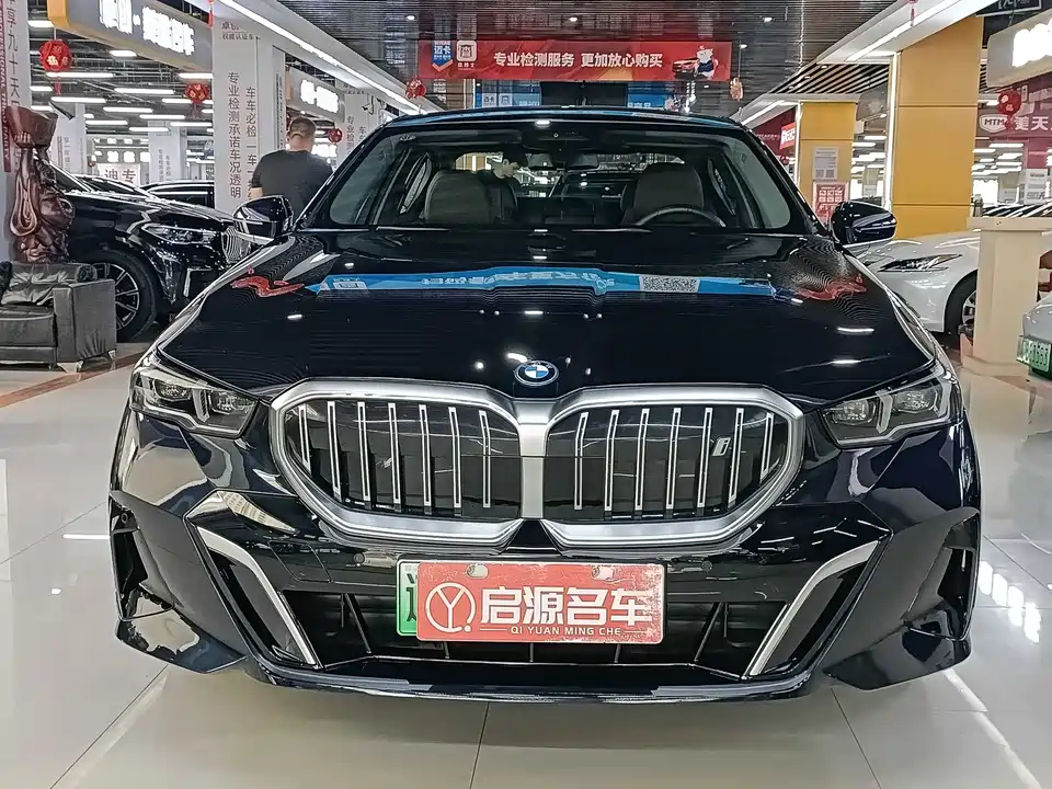 BMW i5
