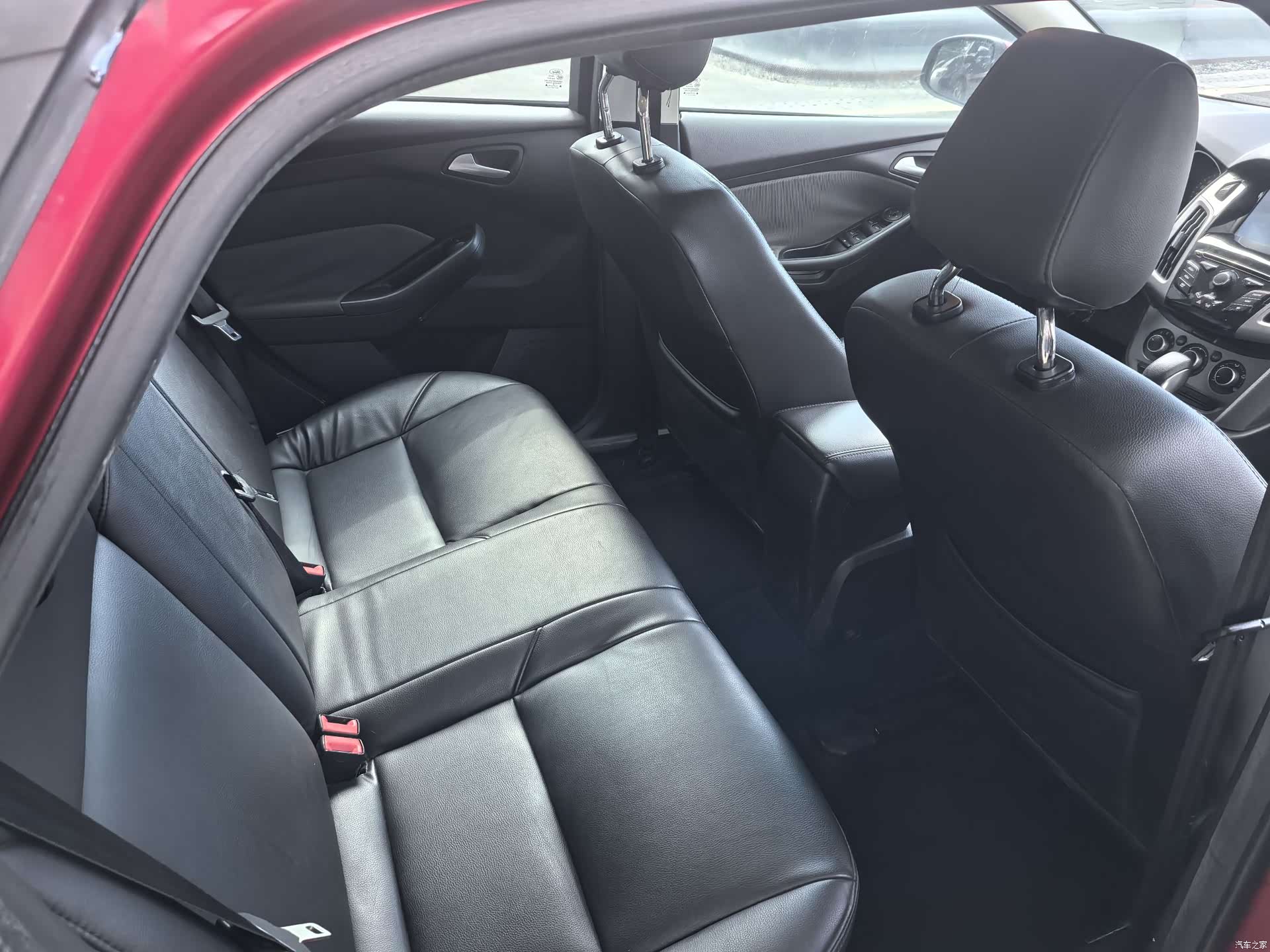 Ford Focus, 2014 10