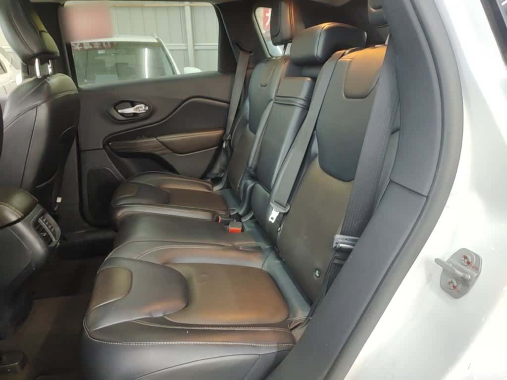 Jeep Cherokee, 2016 17