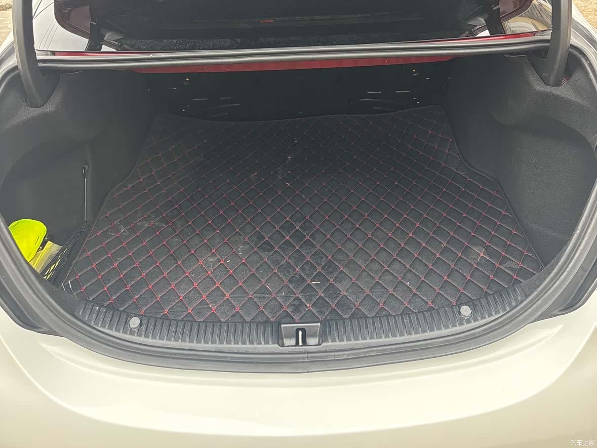 Mercedes-Benz C-Class, 2018 14