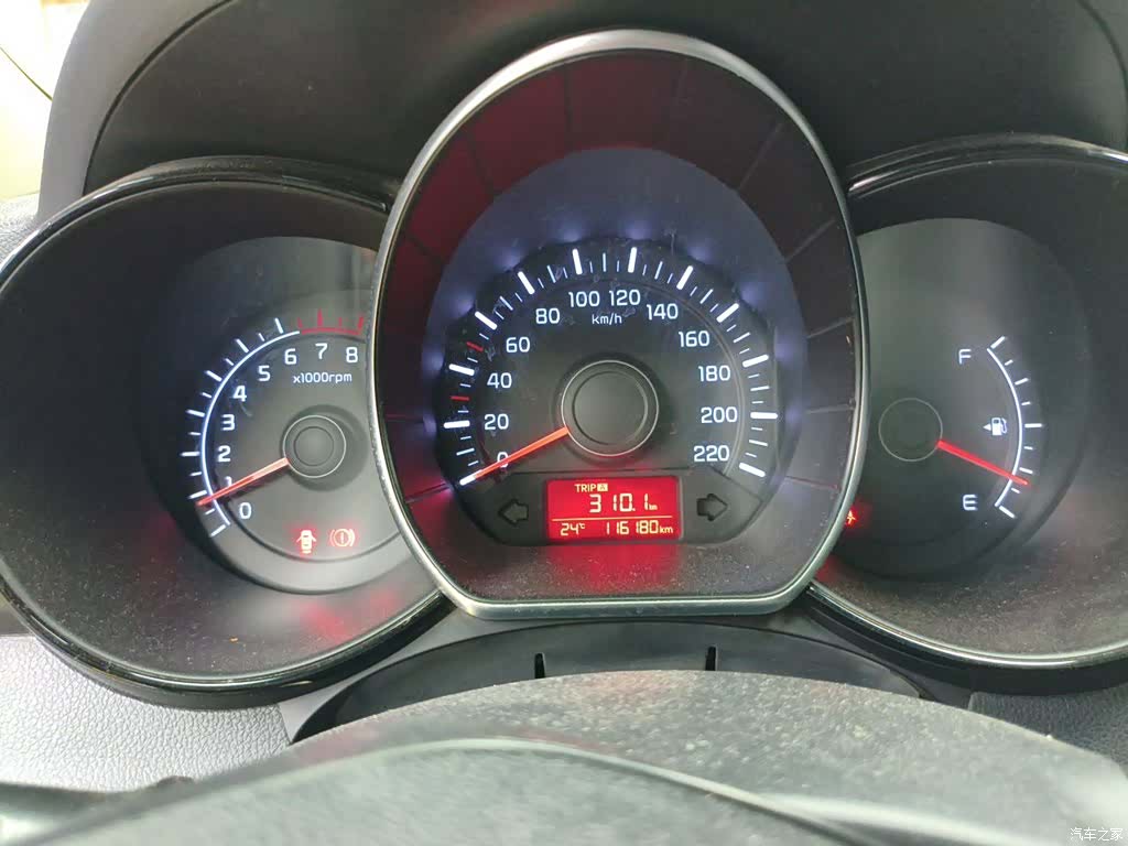 Kia K2, 2015 8