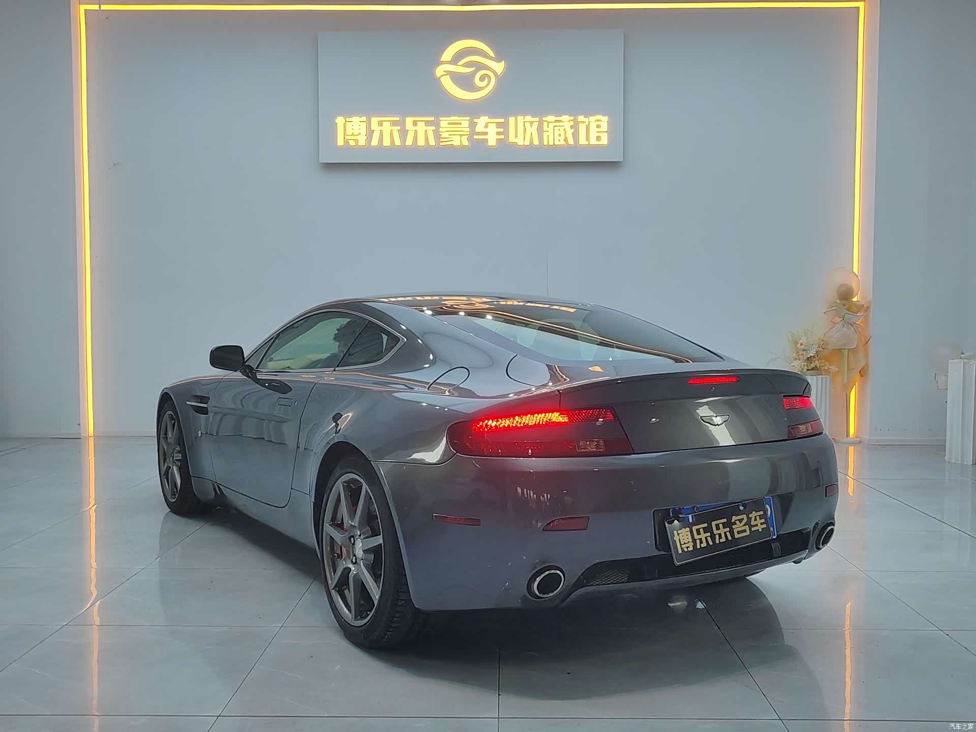 Aston Martin Vantage, 2010 23
