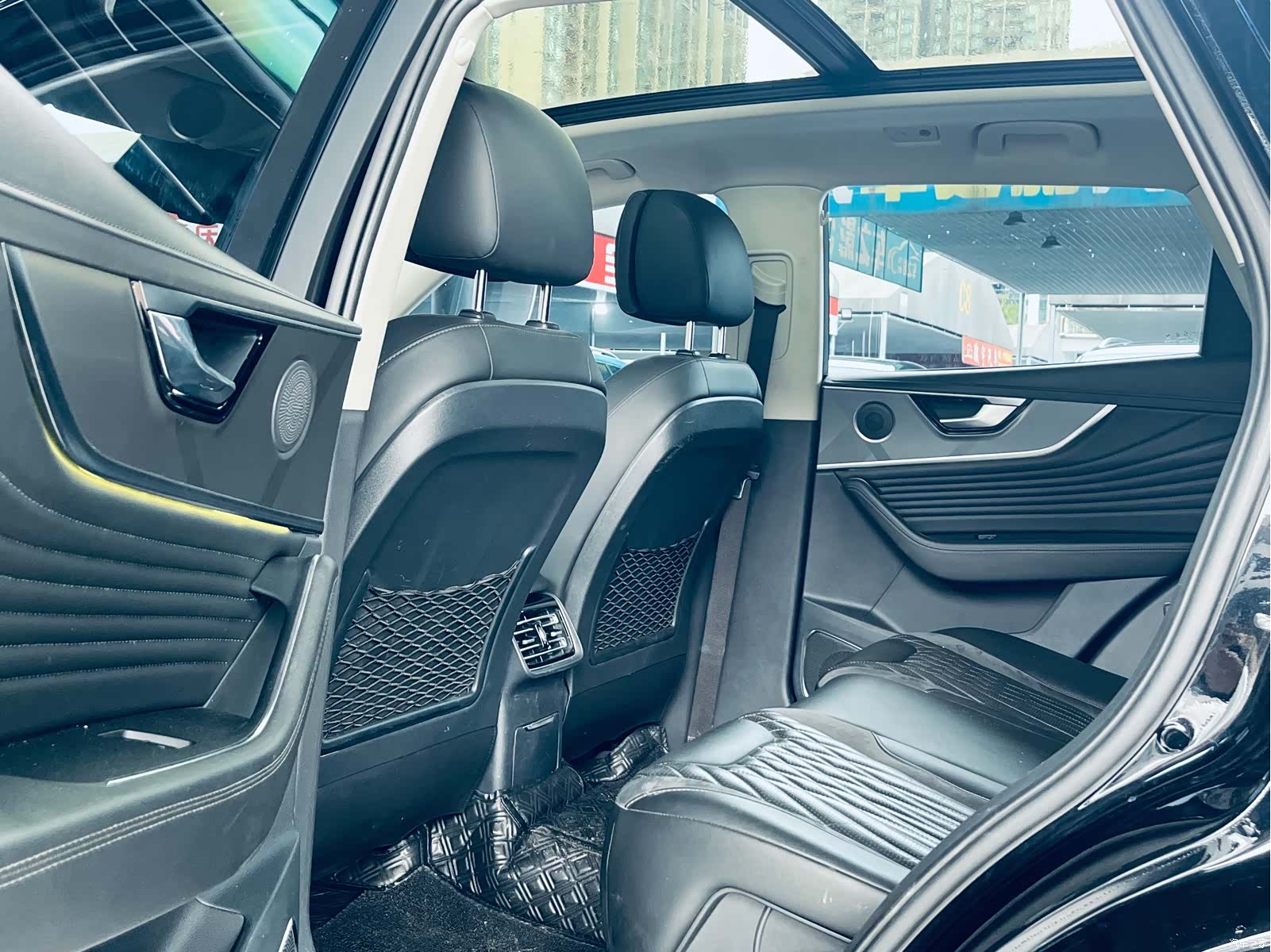 Hongqi HS5, 2023 8